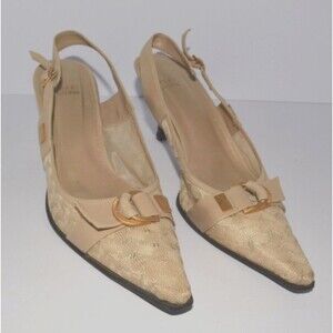 Stuart Weitzman Womens 9.5M Slingback Heels Beige Gold Buckle Pointed Toe